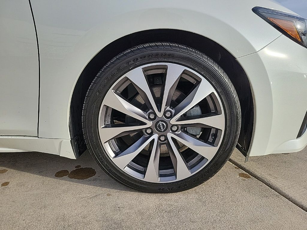 Thumbnail: 2023 Nissan Maxima - 8