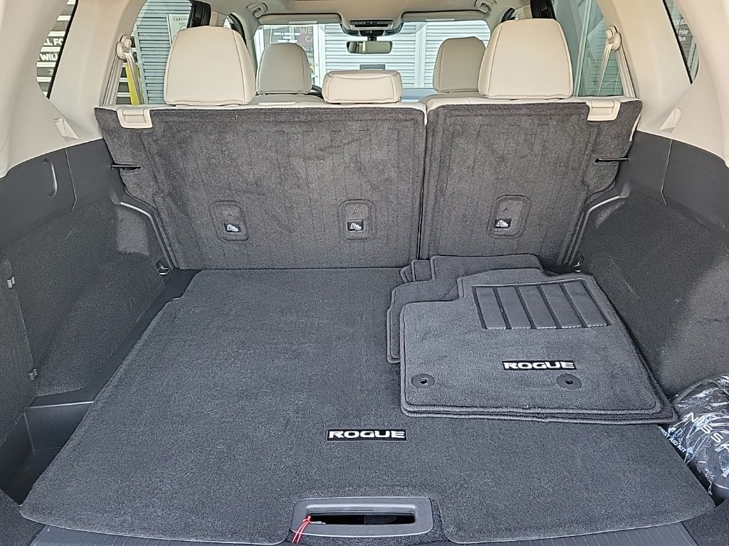 Thumbnail: 2023 Nissan Rogue - 16