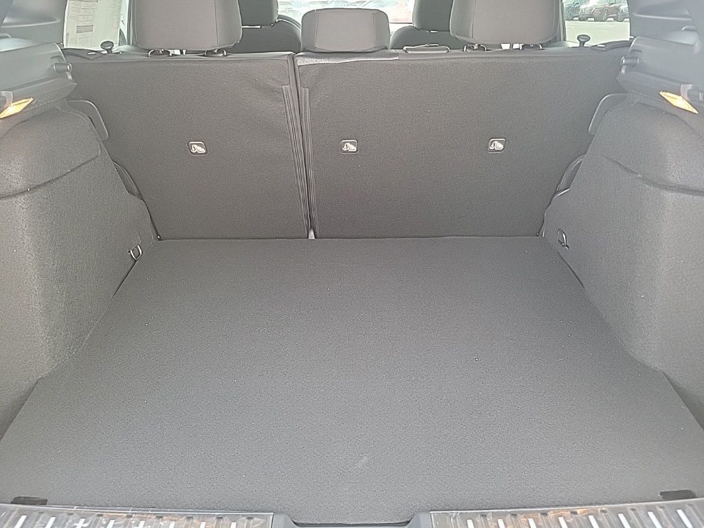 Thumbnail: 2025 Nissan Kicks - 19