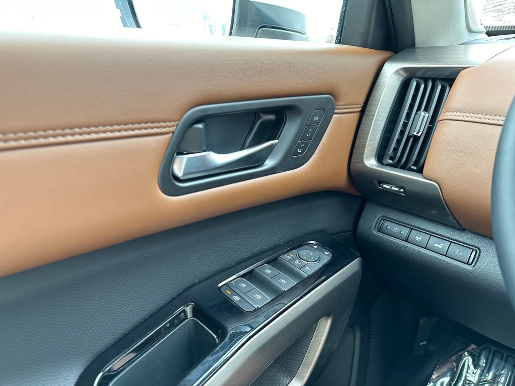 Thumbnail: 2025 Nissan Pathfinder - 15