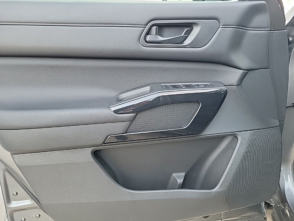 Thumbnail: 2023 Nissan Pathfinder - 31