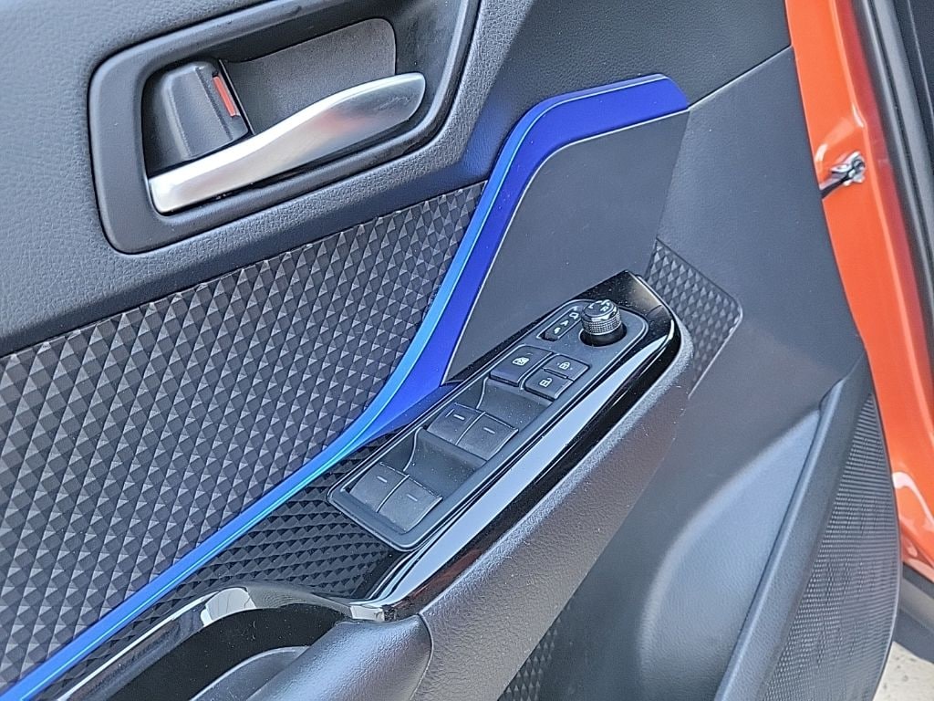 Thumbnail: 2020 Toyota C-HR - 21