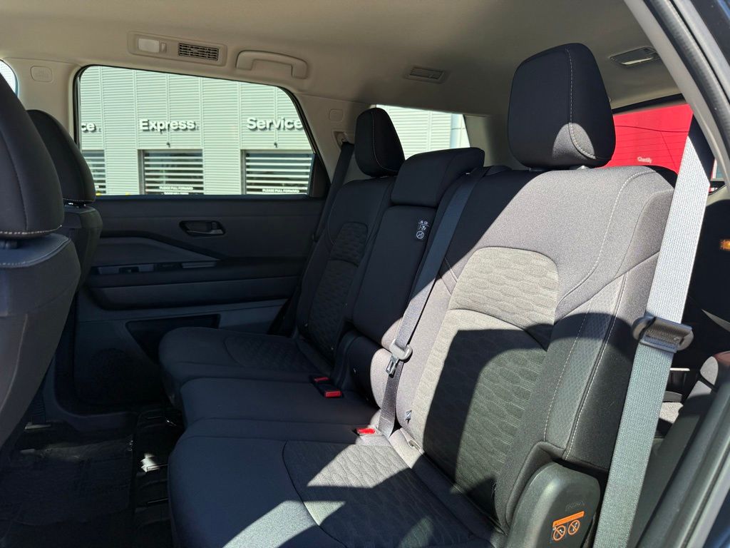 Thumbnail: 2024 Nissan Pathfinder - 24