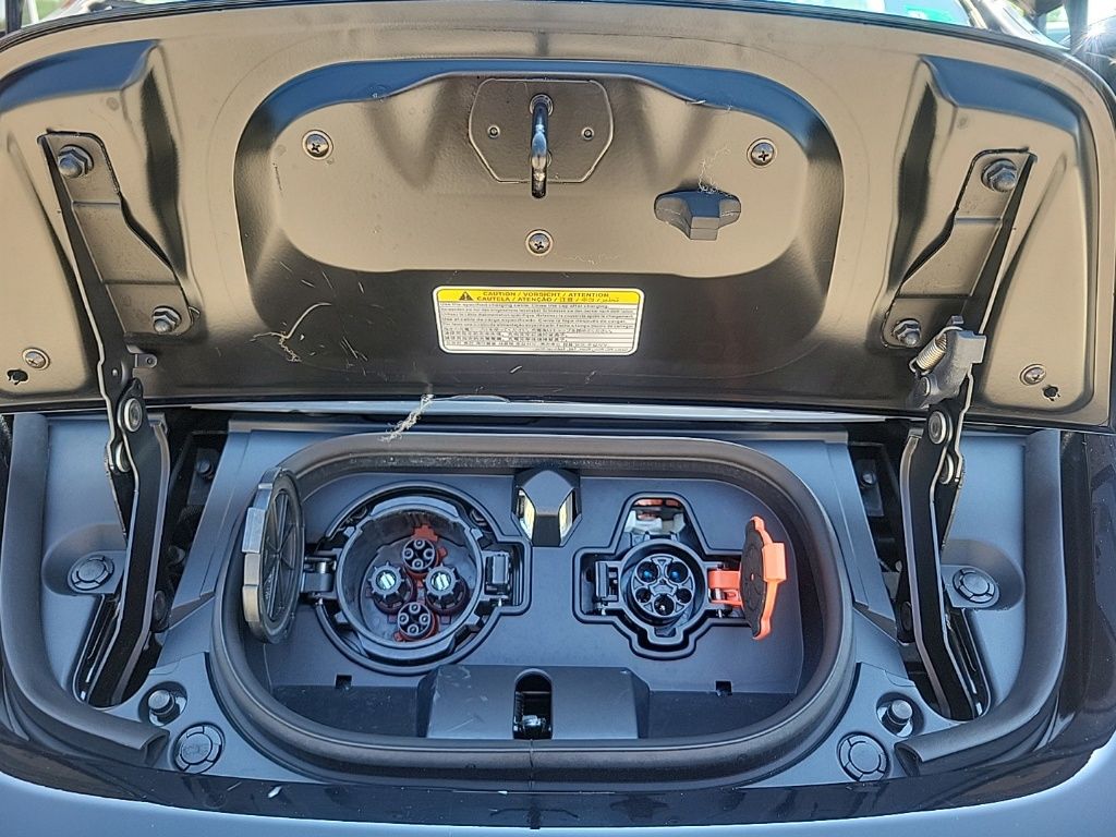 Thumbnail: 2023 Nissan Leaf - 29