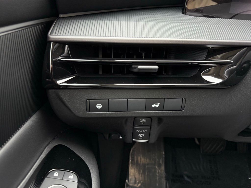 2025 Nissan Murano SV 13