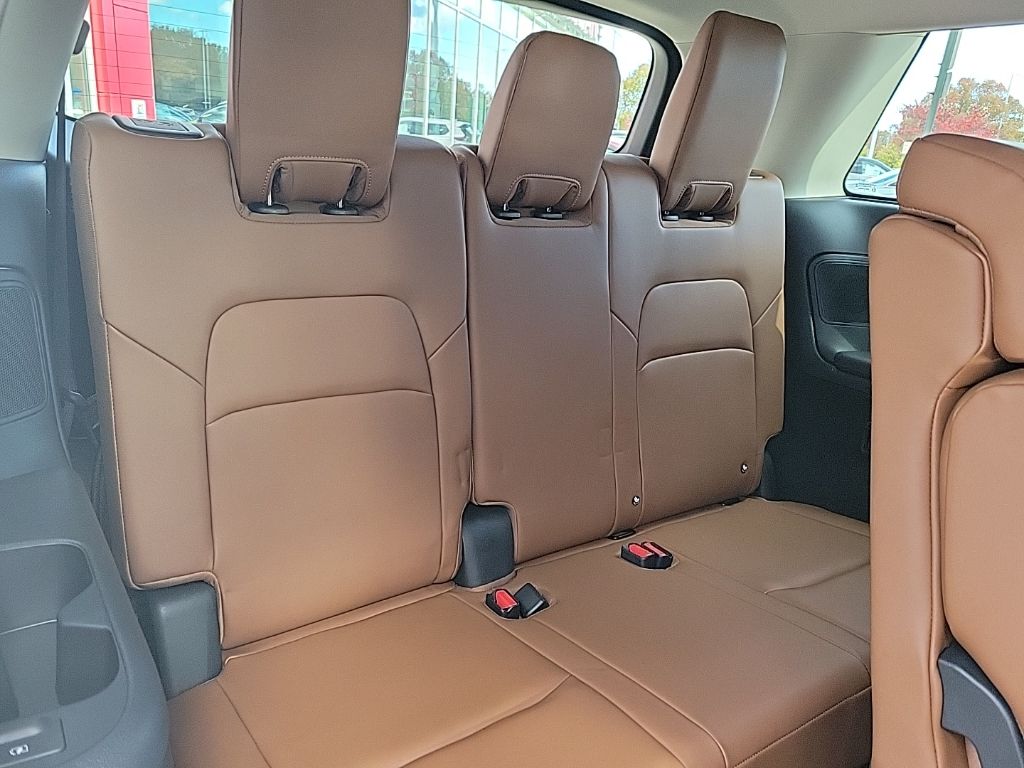 Thumbnail: 2023 Nissan Pathfinder - 21