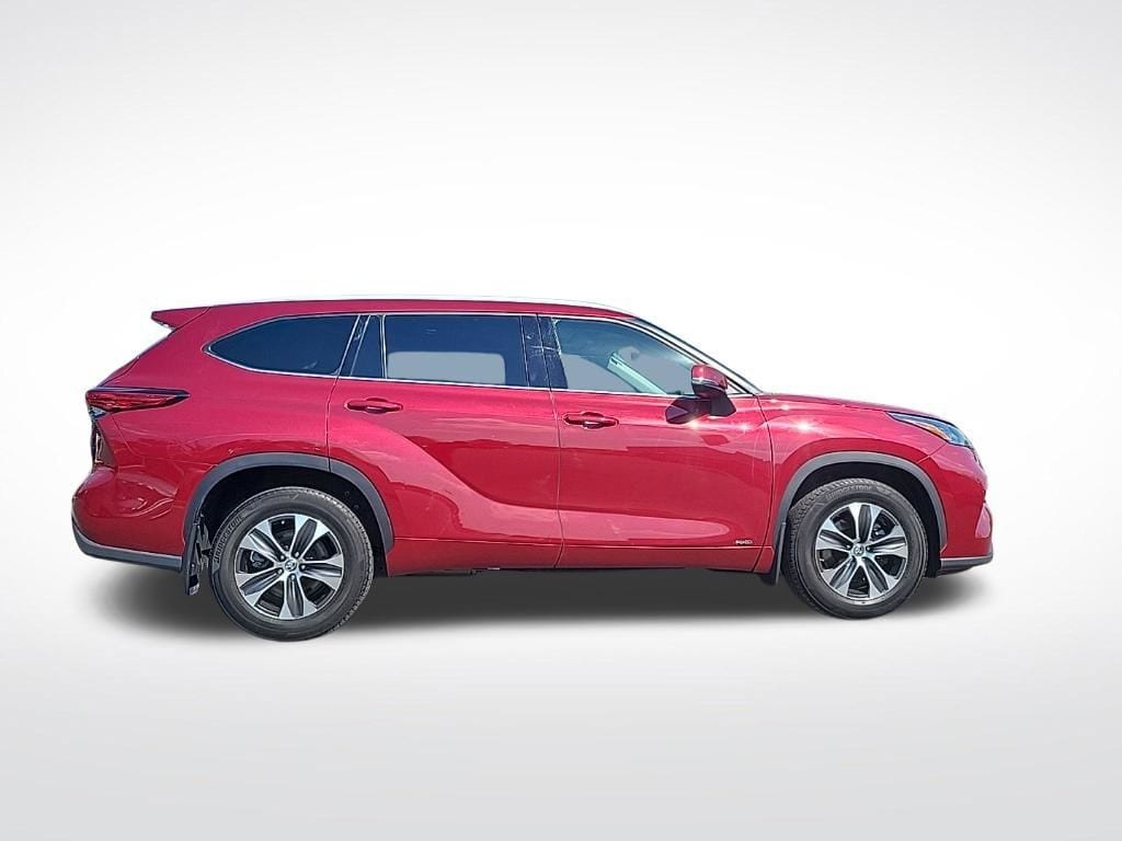 Thumbnail: 2022 Toyota Highlander - 5