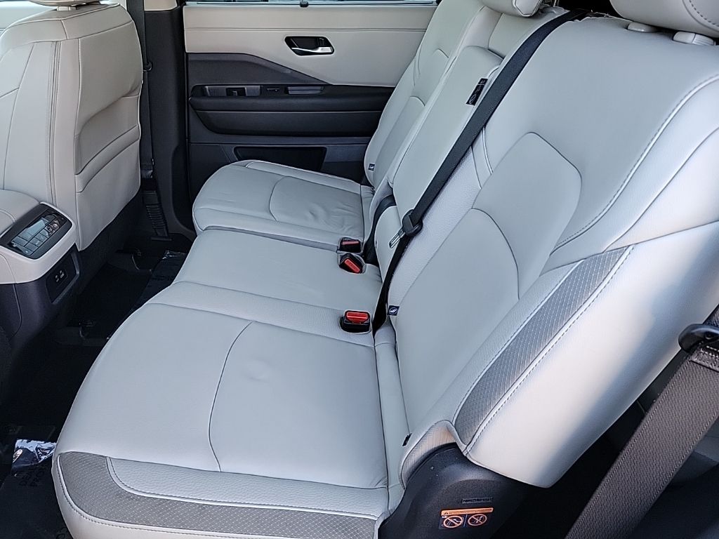 Thumbnail: 2024 Nissan Pathfinder - 14