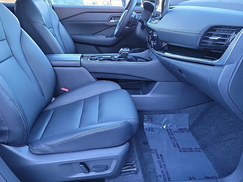 Thumbnail: 2022 Nissan Rogue - 17