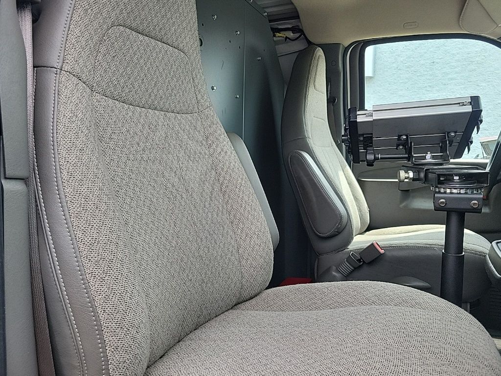 2020 Chevrolet Express 2500 10