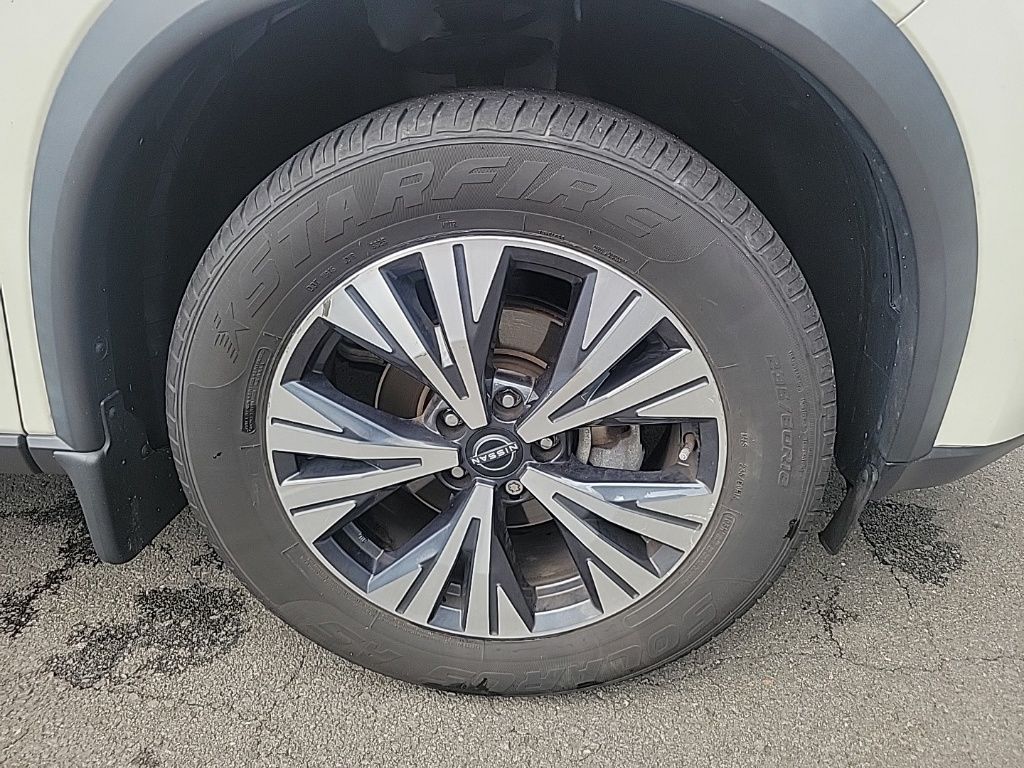 2023 Nissan Rogue SV 8