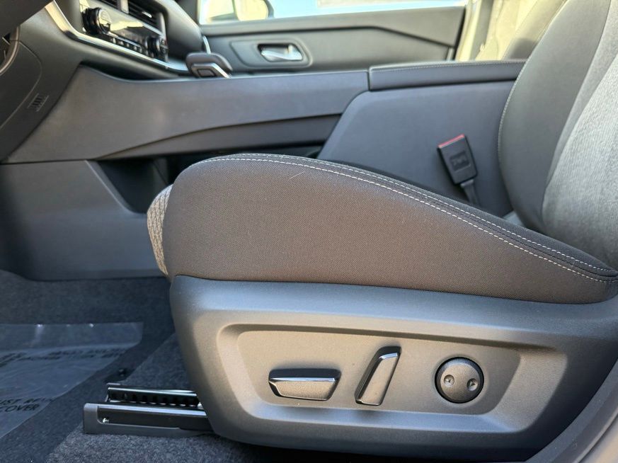 Thumbnail: 2026 Nissan Rogue - 12