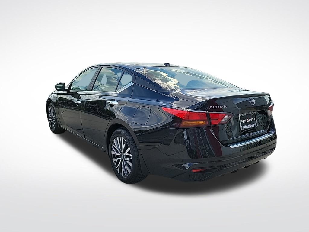 Thumbnail: 2023 Nissan Altima - 3