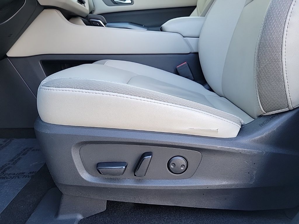 Thumbnail: 2023 Nissan Pathfinder - 14