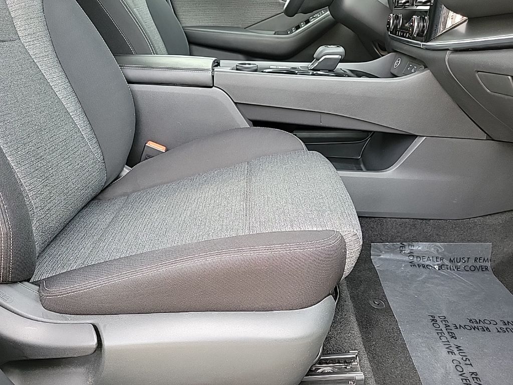 Thumbnail: 2022 Nissan Rogue - 15