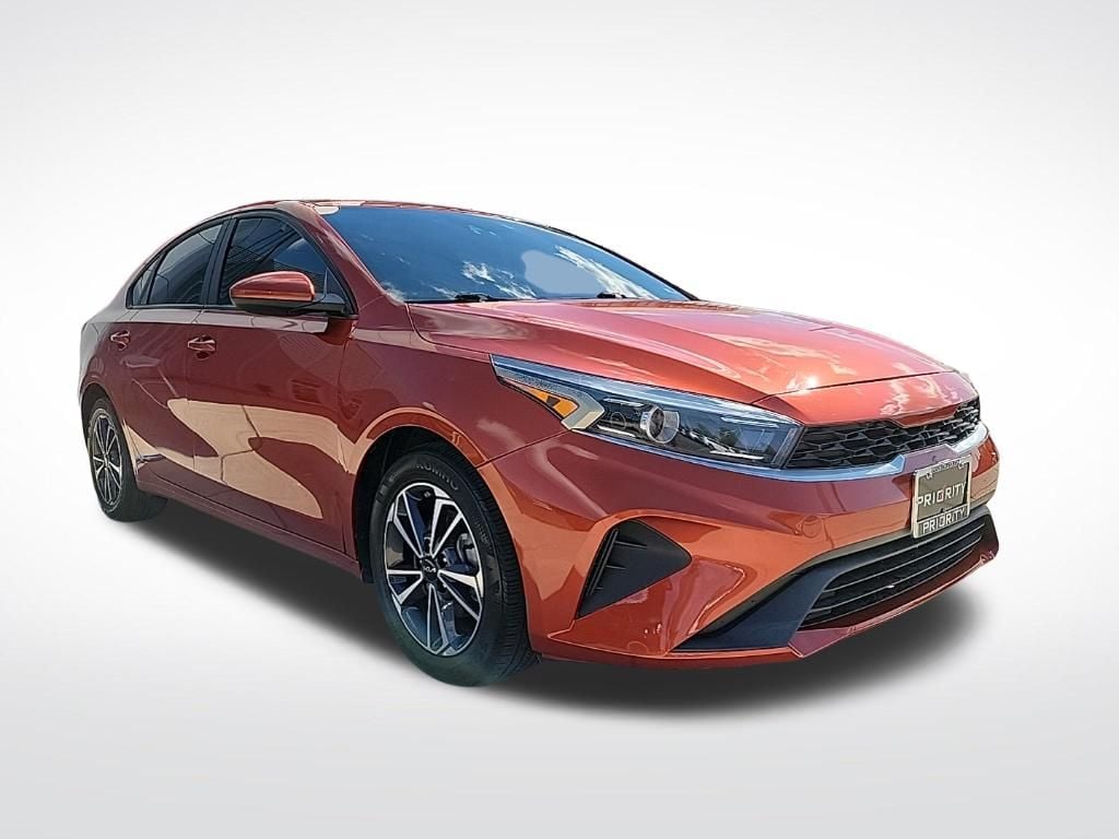 Thumbnail: 2023 Kia Forte - 7