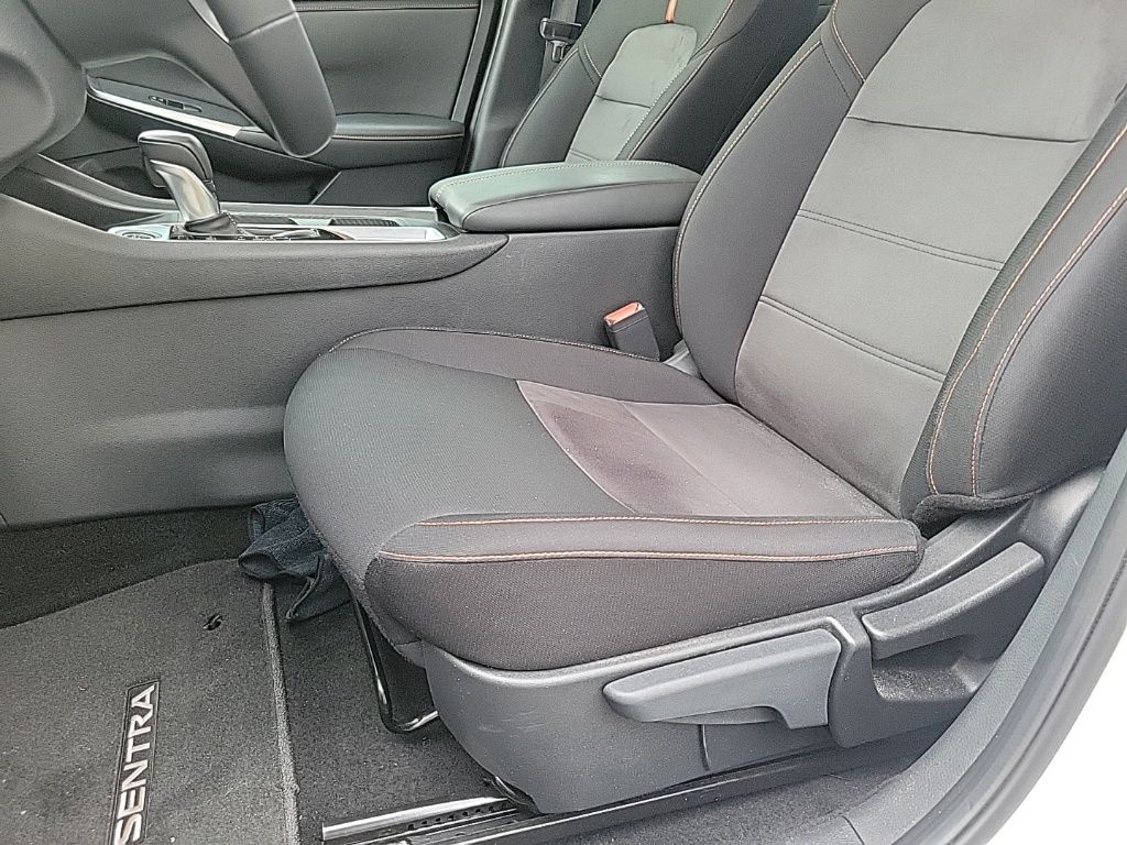 2023 Nissan Sentra SR 18