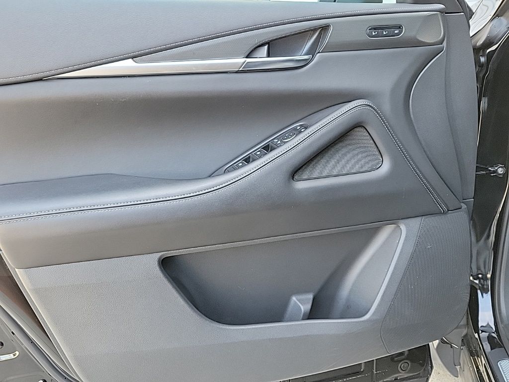 Thumbnail: 2023 INFINITI QX60 - 31