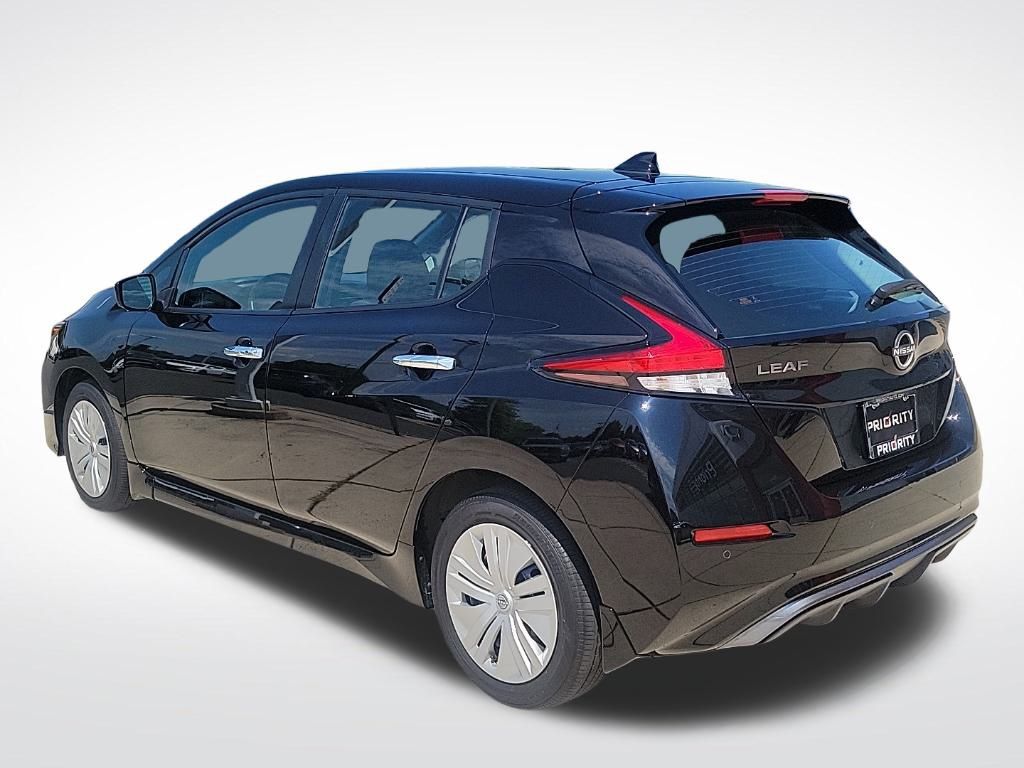 Thumbnail: 2023 Nissan Leaf - 3