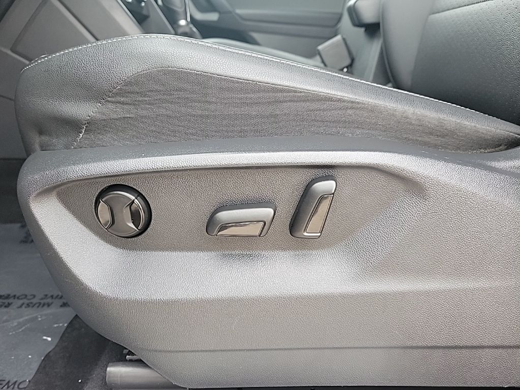 Thumbnail: 2019 Volkswagen Tiguan - 13