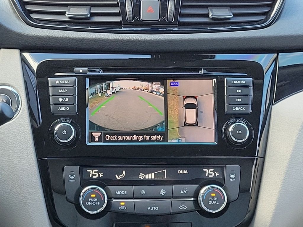 Thumbnail: 2022 Nissan Rogue Sport - 25