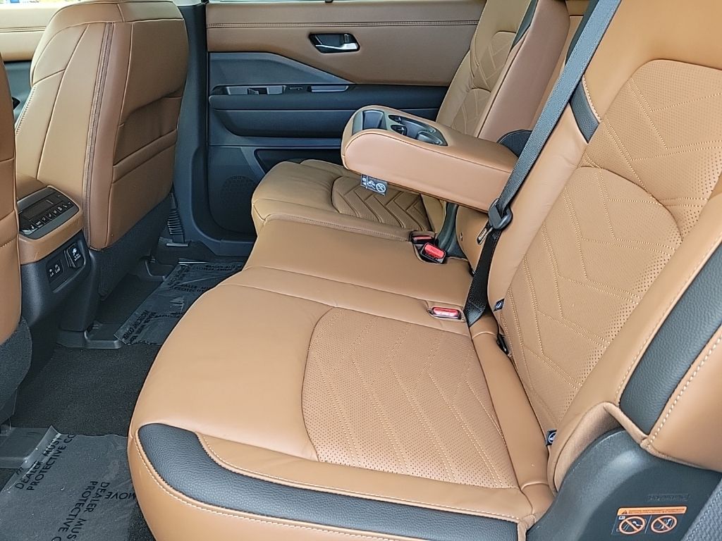 Thumbnail: 2023 Nissan Pathfinder - 26