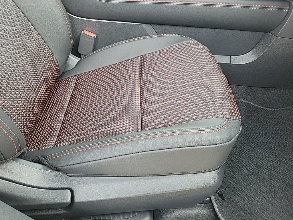 Thumbnail: 2025 Nissan Kicks - 15