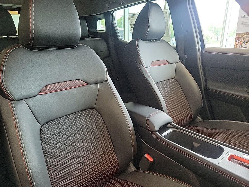 Thumbnail: 2025 Nissan Kicks - 12