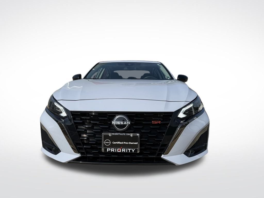 2023 Nissan Altima SR 8