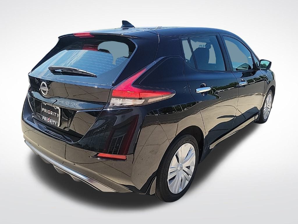 Thumbnail: 2023 Nissan Leaf - 5