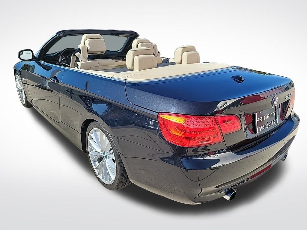 Thumbnail: 2011 BMW 3 Series - 10