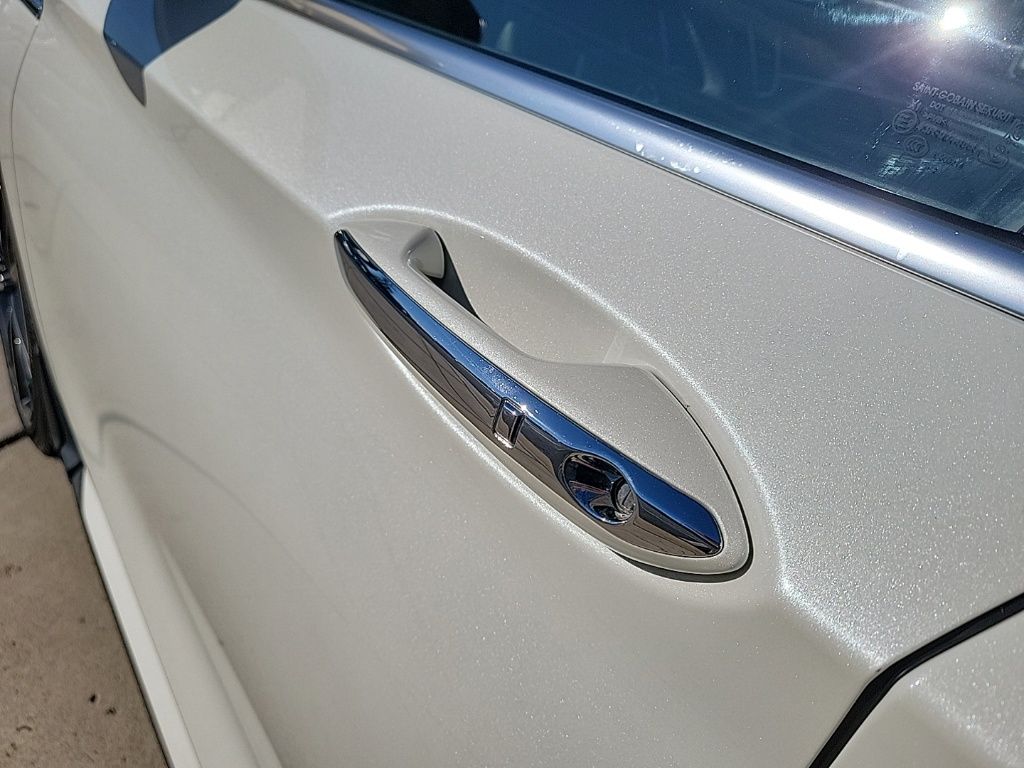 Thumbnail: 2023 INFINITI QX55 - 10