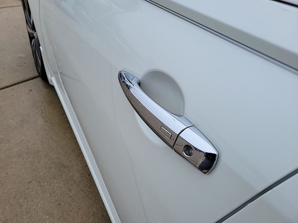 Thumbnail: 2019 Nissan Altima - 10