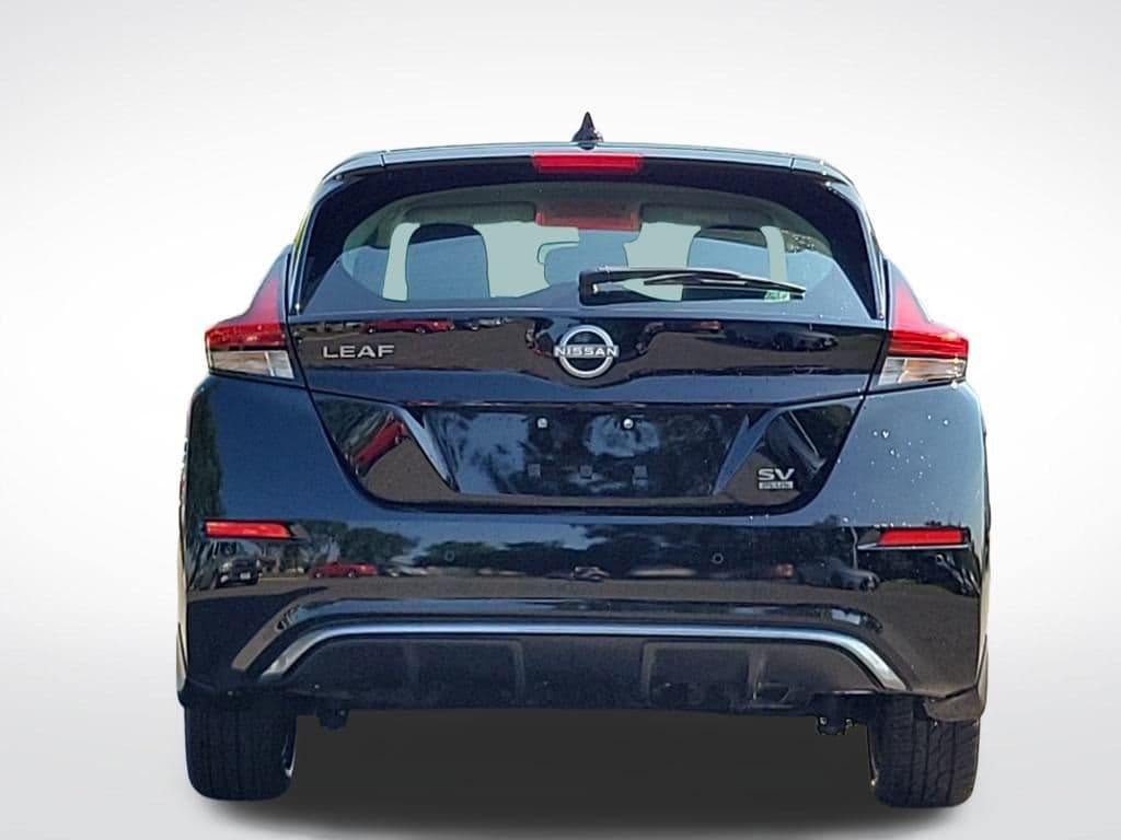 Thumbnail: 2023 Nissan Leaf - 4