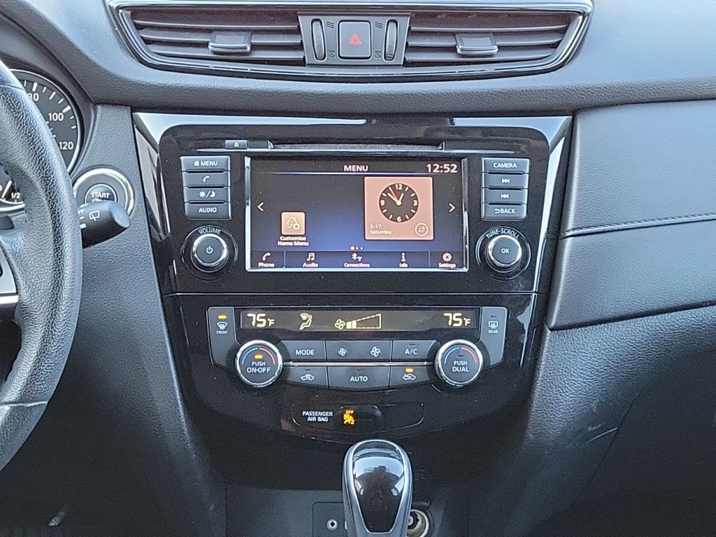 Thumbnail: 2020 Nissan Rogue - 17