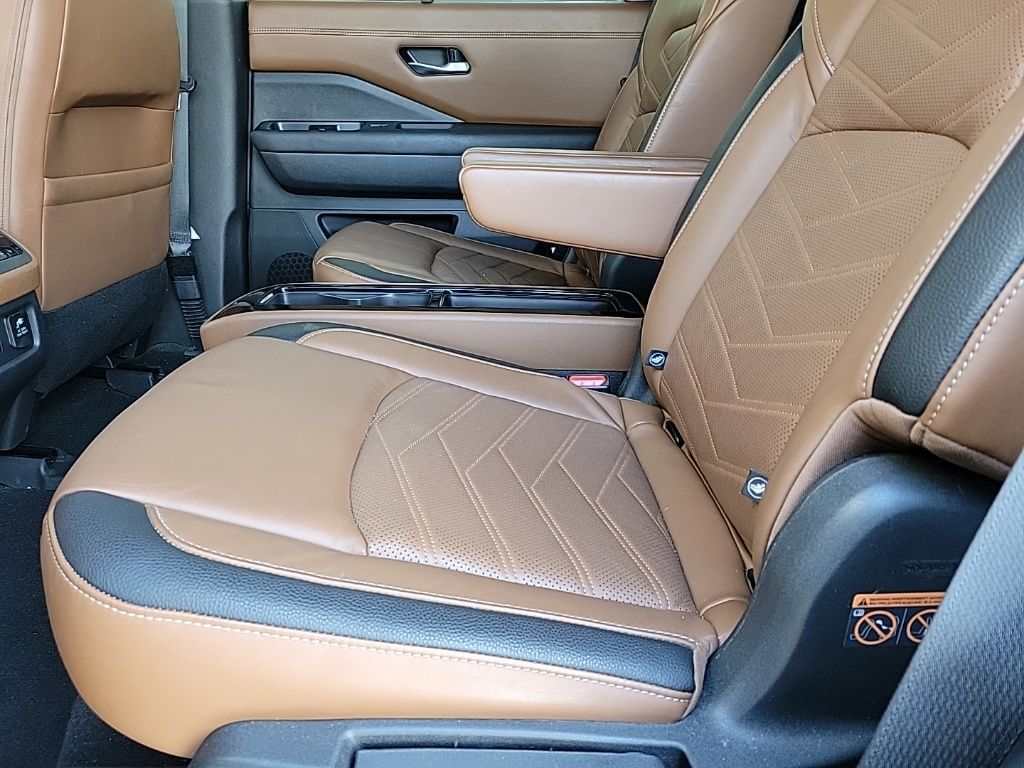 Thumbnail: 2023 Nissan Pathfinder - 14