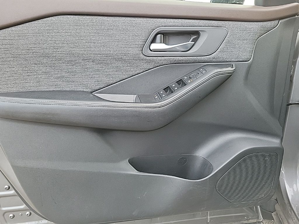 Thumbnail: 2021 Nissan Rogue - 19