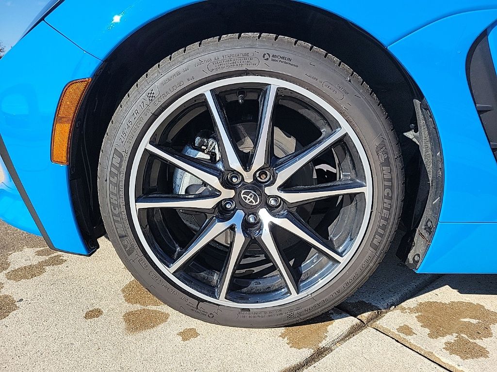 Thumbnail: 2023 Toyota GR86 - 9