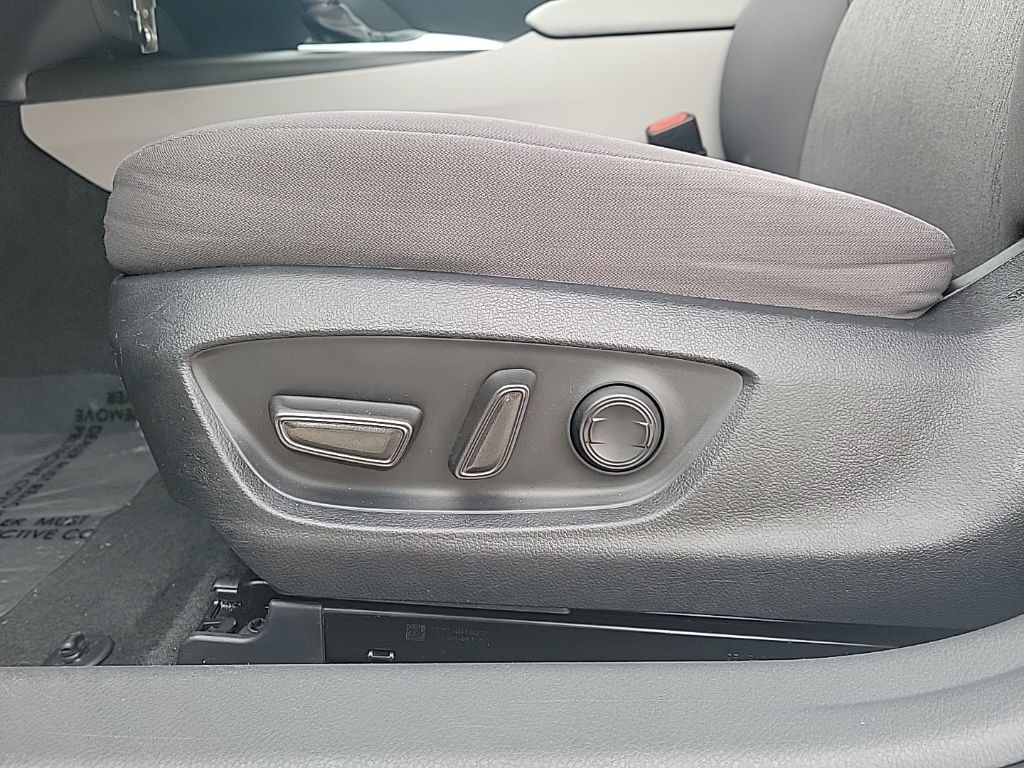 Thumbnail: 2023 Toyota Camry - 12