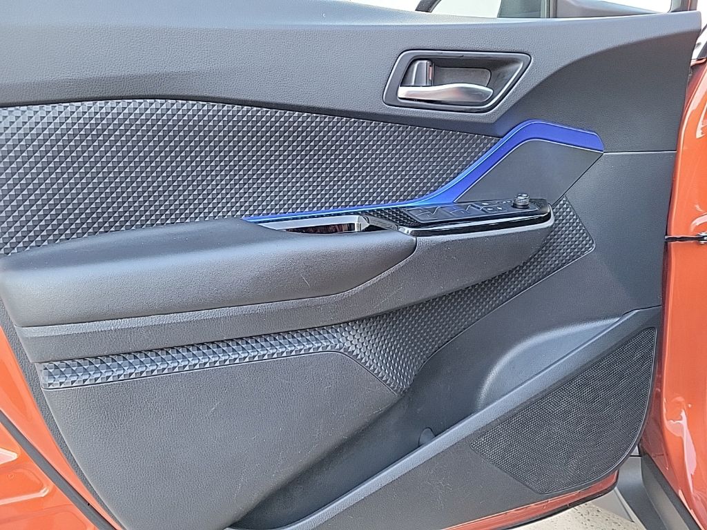 Thumbnail: 2020 Toyota C-HR - 20