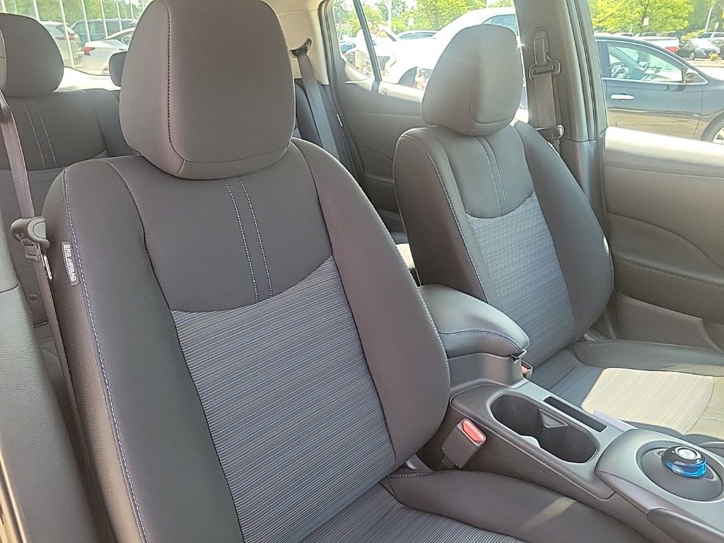 Thumbnail: 2023 Nissan Leaf - 12