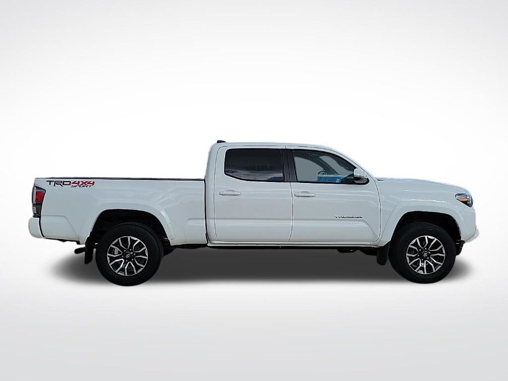 Thumbnail: 2022 Toyota Tacoma - 6