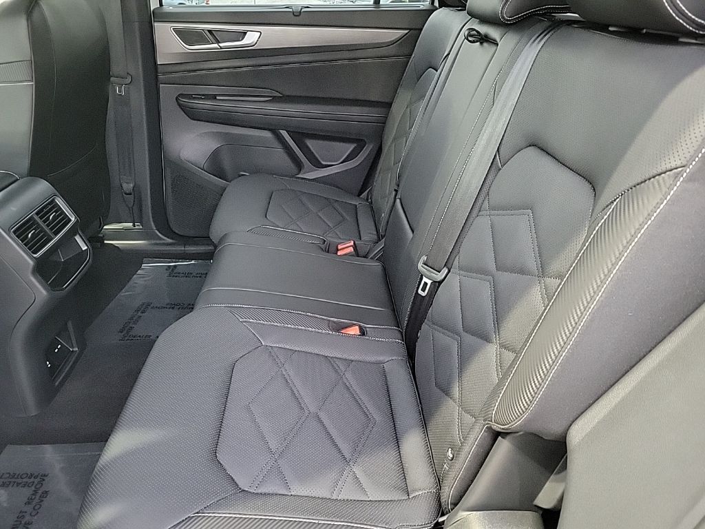 Thumbnail: 2024 Volkswagen Atlas - 14