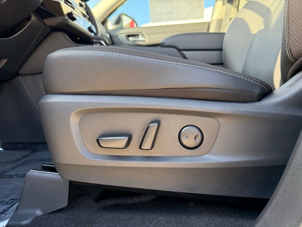 Thumbnail: 2025 Nissan Pathfinder - 14