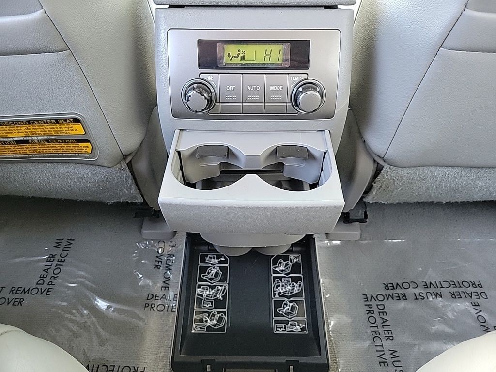 Thumbnail: 2010 Toyota Highlander - 20