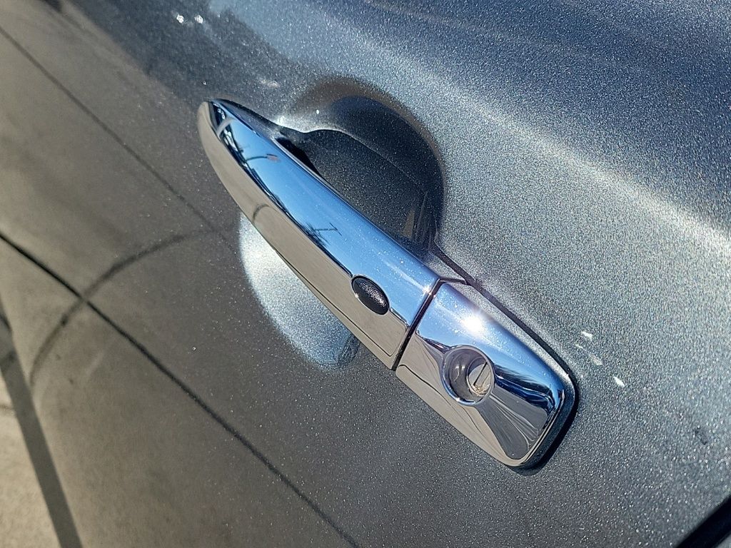 Thumbnail: 2021 Nissan Leaf - 10