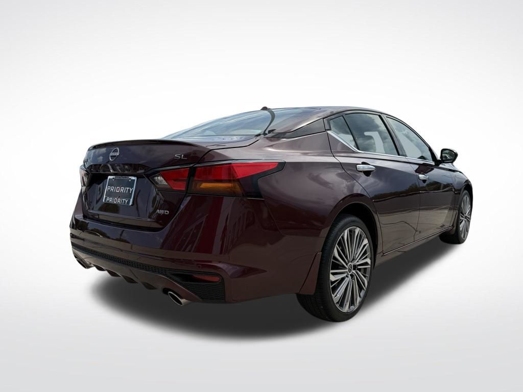 Thumbnail: 2024 Nissan Altima - 4