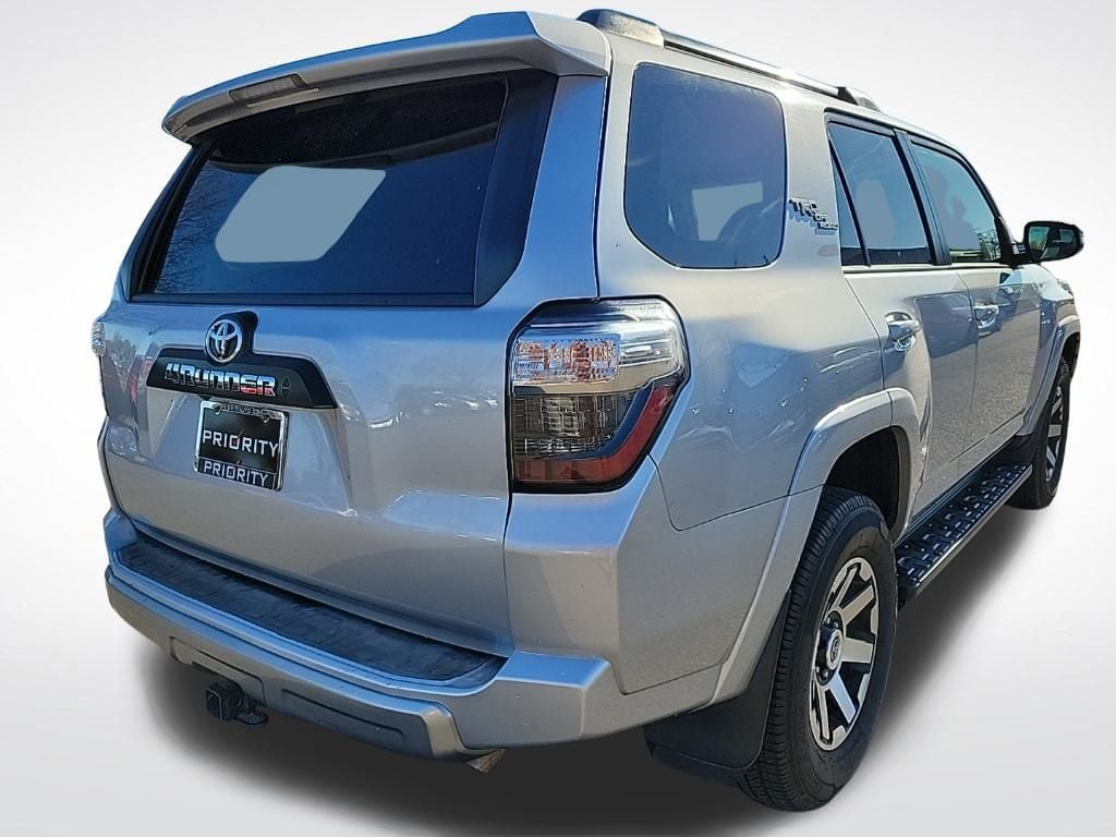 Thumbnail: 2020 Toyota 4Runner - 5