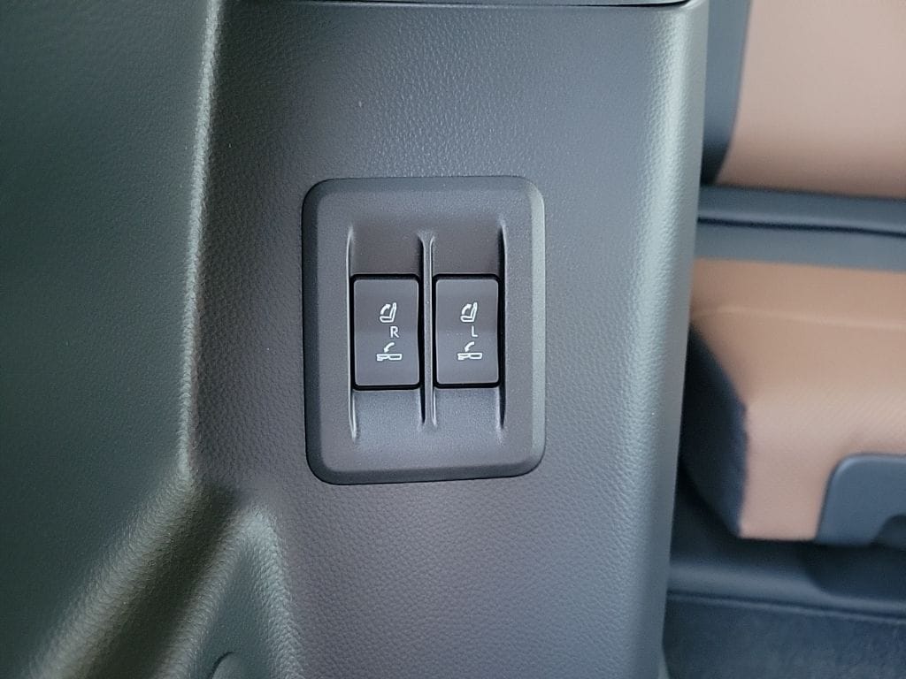 Thumbnail: 2024 Lexus GX - 17