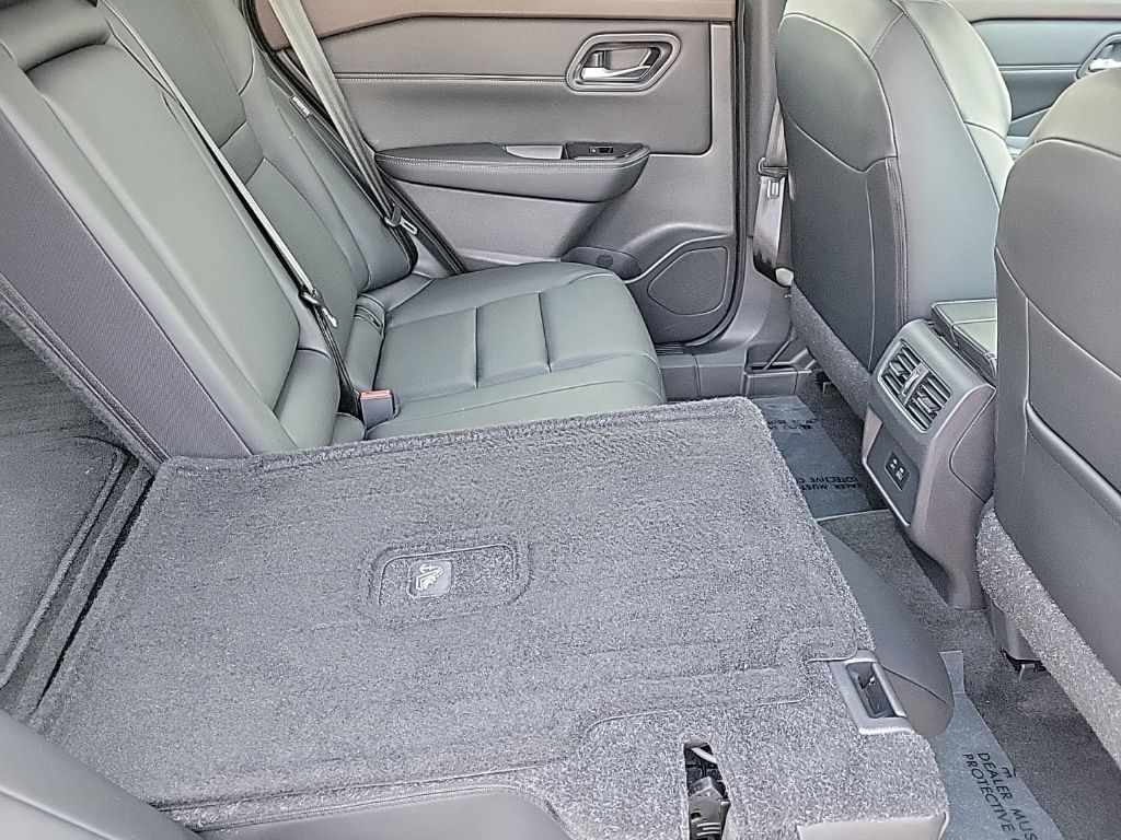 Thumbnail: 2023 Nissan Rogue - 15